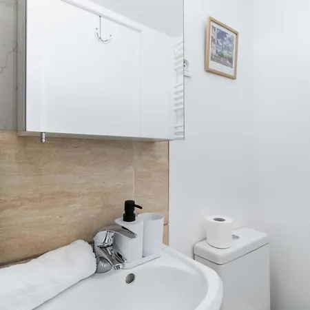 Appartement Studio Equipe Centre Nation - 12 - 2p