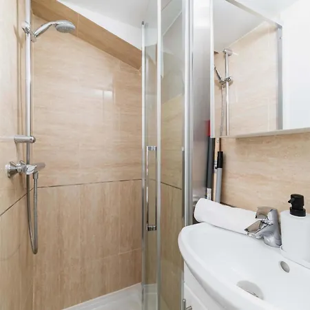 Appartement Studio Equipe Centre Nation - 12 - 2p Paris